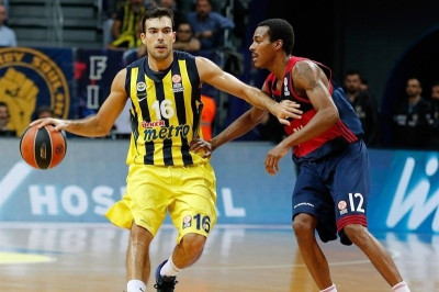 Ασίστ α λα... Ροναλντίνιο από Σλούκα! (video)