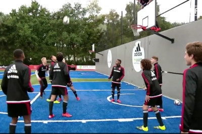 Απίστευτα «μαγικά» από τους νέους του Άγιαξ (video)