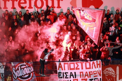 Στο σκαμνί για τα... καπνογόνα ο Ολυμπιακός!