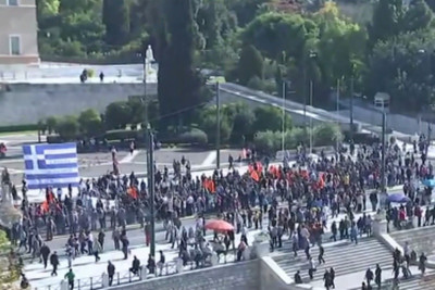 Επεισόδια στο κέντρο της Αθήνας - Δείτε LIVE