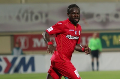 Κοιτάει και Ομπόντο!