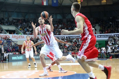 Ολυμπιακός: Στο νοσοκομείο ο Μιλουτίνοφ!