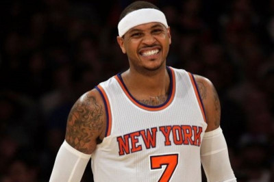 Ο Καρμέλο έκανε έξι βήματα και δεν σφυρίχτηκαν! (video)