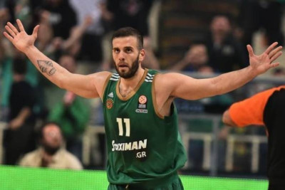 Ο Μάριος δάγκωσε τον Παππά! (photo)