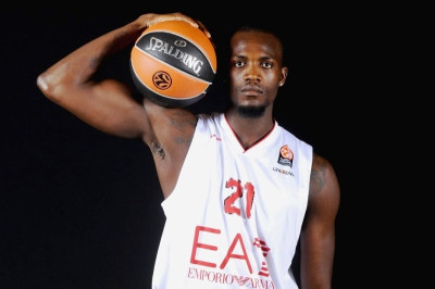 Υπογράφει – τελικά – ο Τζέιμς