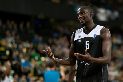 Μια ανάσα από Σον Τζέιμς ο Ολυμπιακός! (videos)