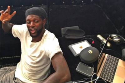 Ο Αντεμπαγιόρ απολαμβάνει… τη σύνταξή του! (photos)