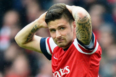 Απίστευτο αυτογκόλ από Ζιρού (video)