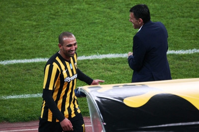 Τζιμπούρ: «Να δείξουμε πως μας αξίζει η κορυφή»