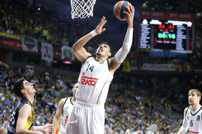 Έλαμψε ο φοβερός Αγιόν