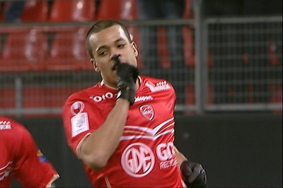 Ο Ντοσεβί… διέλυσε την Κλαμπ Μπριζ (video)