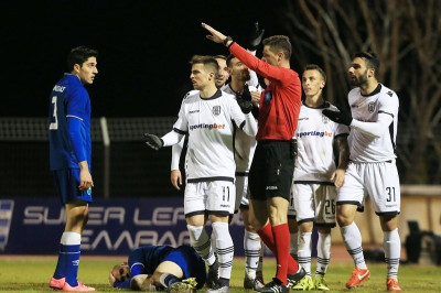 Βαρούχας: «Κάνει φάουλ ο Μπερμπάτοφ»