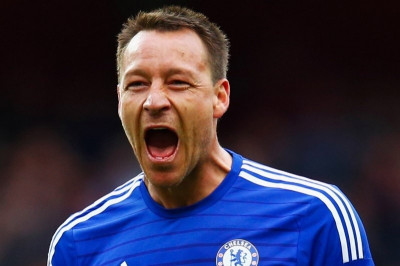 Τέρι υπέρ Μουρίνιο: «Οι παίκτες έπρεπε να απολυθούν!»