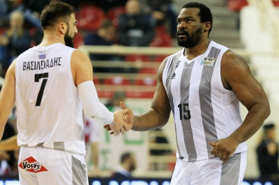 Μποναμάς με «Σόφο»