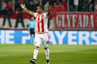 Ολυμπιακός: Τρελή πρόταση για Πάρντο!