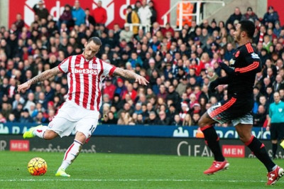 Τρελή γκολάρα από Αρναούτοβιτς! (video)