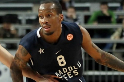 Μεταγραφή buzzer-beater για Ερυθρό Αστέρα!