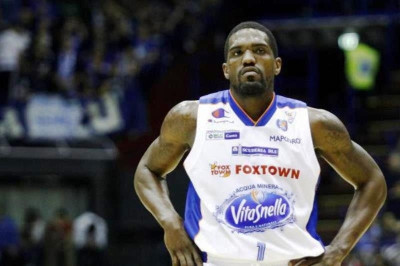 Ολυμπιακός: Ανακοίνωσε τον Τζόνσον-Όντομ