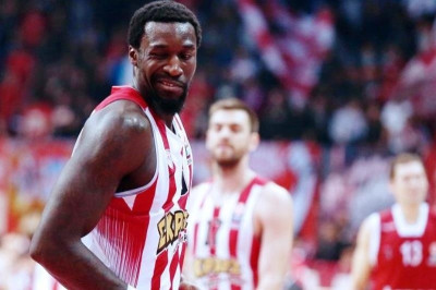 Εκτός ο Χάντερ