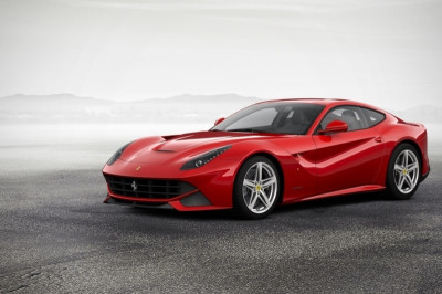 Συγκλονιστικό! Η Ferrari χρησιμοποιεί αρχαία ελληνικά στην έκθεσή της! (photo)