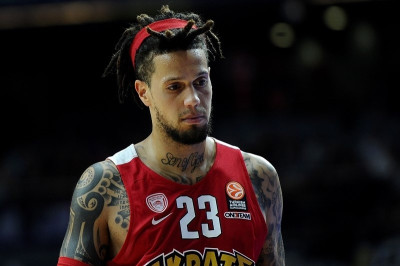 Ολυμπιακός: Μαγνητική στο γόνατο ο Χάκετ