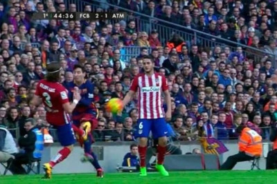 Γλίτωσε από τον… ξυλοκόπο ο Μέσι! (video)