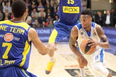 Όταν ο Χέινς «σκότωνε» την Μακάμπι (video+photos)