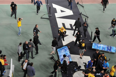 Οπαδοί της ΑΕΚ έκαναν επίθεση στα γραφεία της Χρυσής Αυγής!