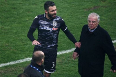 Έξαλλος μετά το ντέρμπι ο Τζαβέλλας!