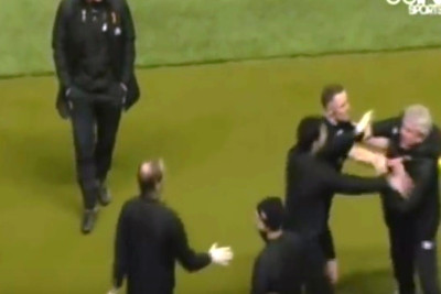 Στα χέρια με αντίπαλο προπονητή ο Πογέτ (video)