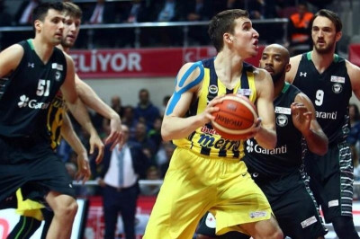 Τρίποντο-κούπα πριν τον Παναθηναϊκό ο Μπογκντάνοβιτς! (video)