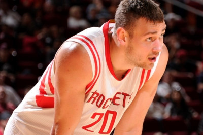 Οι Πίστονς έστειλαν πίσω τον Μοτιεγιούνας!