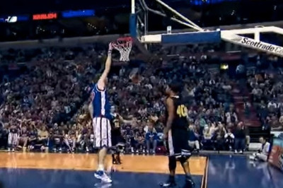 Αυτοί καρφώνουν χωρίς καν να πηδήξουν! (video)