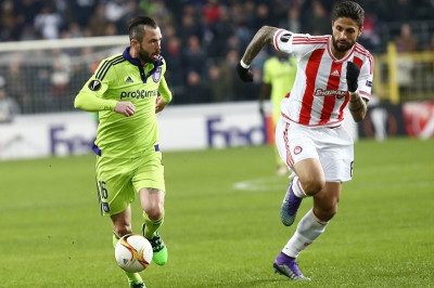 Άντερλεχτ: «Πέταξε» με Ντεφούρ για Πειραιά