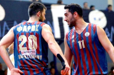 Ετοιμάζεται για τον τελικό ο Φάρος (videos)