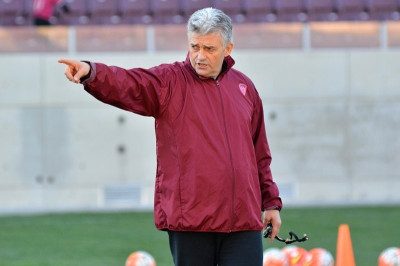 Βλέπει Ολυμπιακό ο Τσιώλης