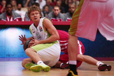 Κοιτάζει Κουζμίνσκας η Νταρουσάφακα