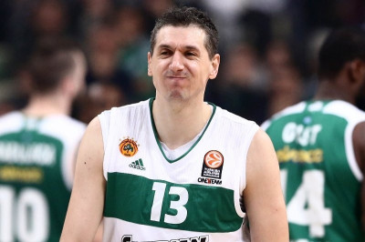 Μήτσος τρελός τον οδηγεί!