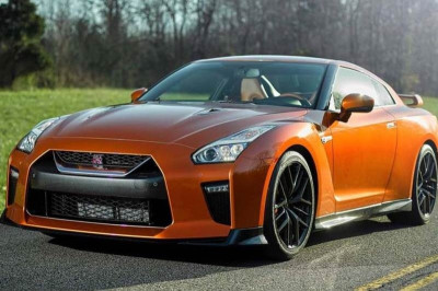 O Godzilla συνεχίζει πιο δυνατός και ανανεωμένος (photos)