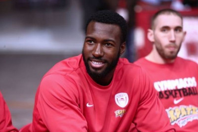 Γιανγκ: «Μακάρι να ήμουν και εγώ στη μάχη με τη Ρεάλ…»