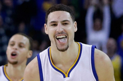 Ο Τόμπσον σήκωσε τα χέρια σε τρίποντο του Κάρι αλλά… (video)