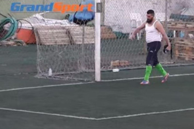 Τερματοφύλακας τα βρόντηξε και... έφυγε με πολλά γαλλικά! (video)