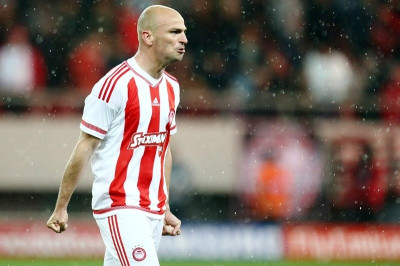 Ολυμπιακός: Μέσα Καμπιάσο και Μπουχαλάκης