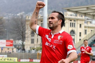 Καυτός με δύο γκολ ο Γκέκας! (videos)