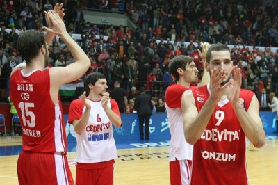 Ενδιαφέρον για τα δύο «αστέρια» της Τσεντεβίτα από Ολυμπιακό!