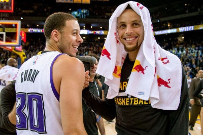 Θύμισε τον… αδερφό του ο Σεθ Κάρι! (video)