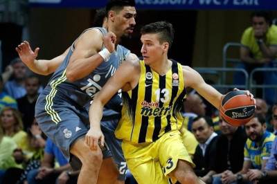Κυρίαρχη Φενέρ με... Σλούκα