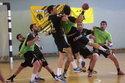 Παίκτες της ΑΕΚ κατά της Ερασιτεχνικής!