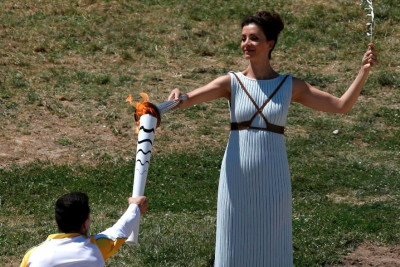 Ξεκίνησε το ταξίδι της η Ολυμπιακή Φλόγα (photos)