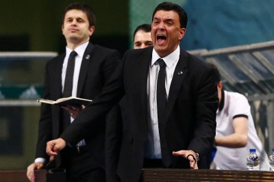 Έφυγε και ο Αγγέλου από Εφές